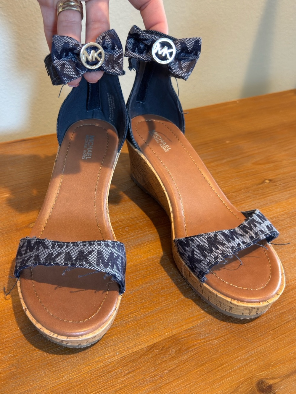 Michael Kors Denim Ankle Strap Bow Logo Kids Girls Sandals Size 4